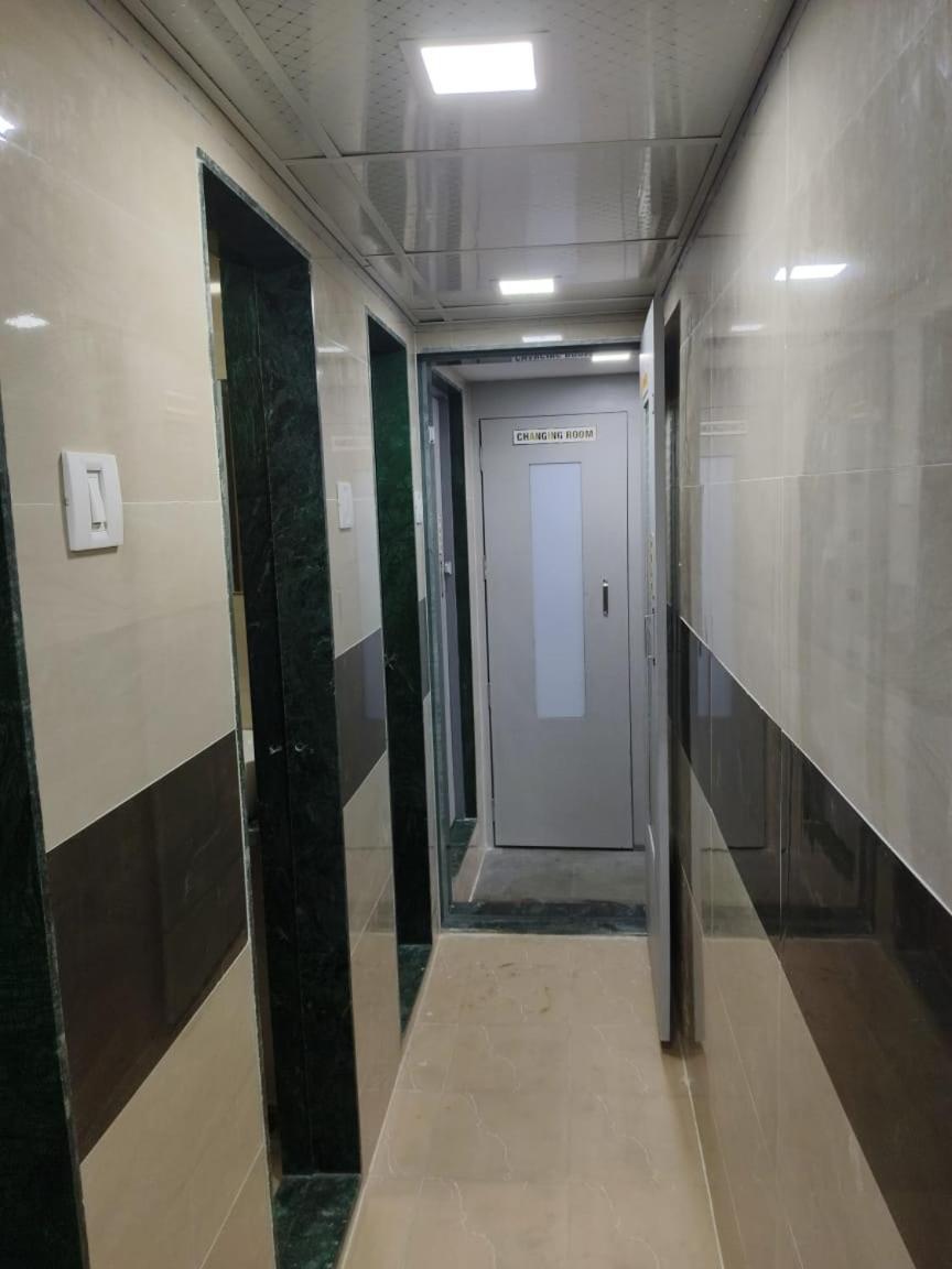 Rest Inn Hostel Dormitory Mumbai Exteriör bild